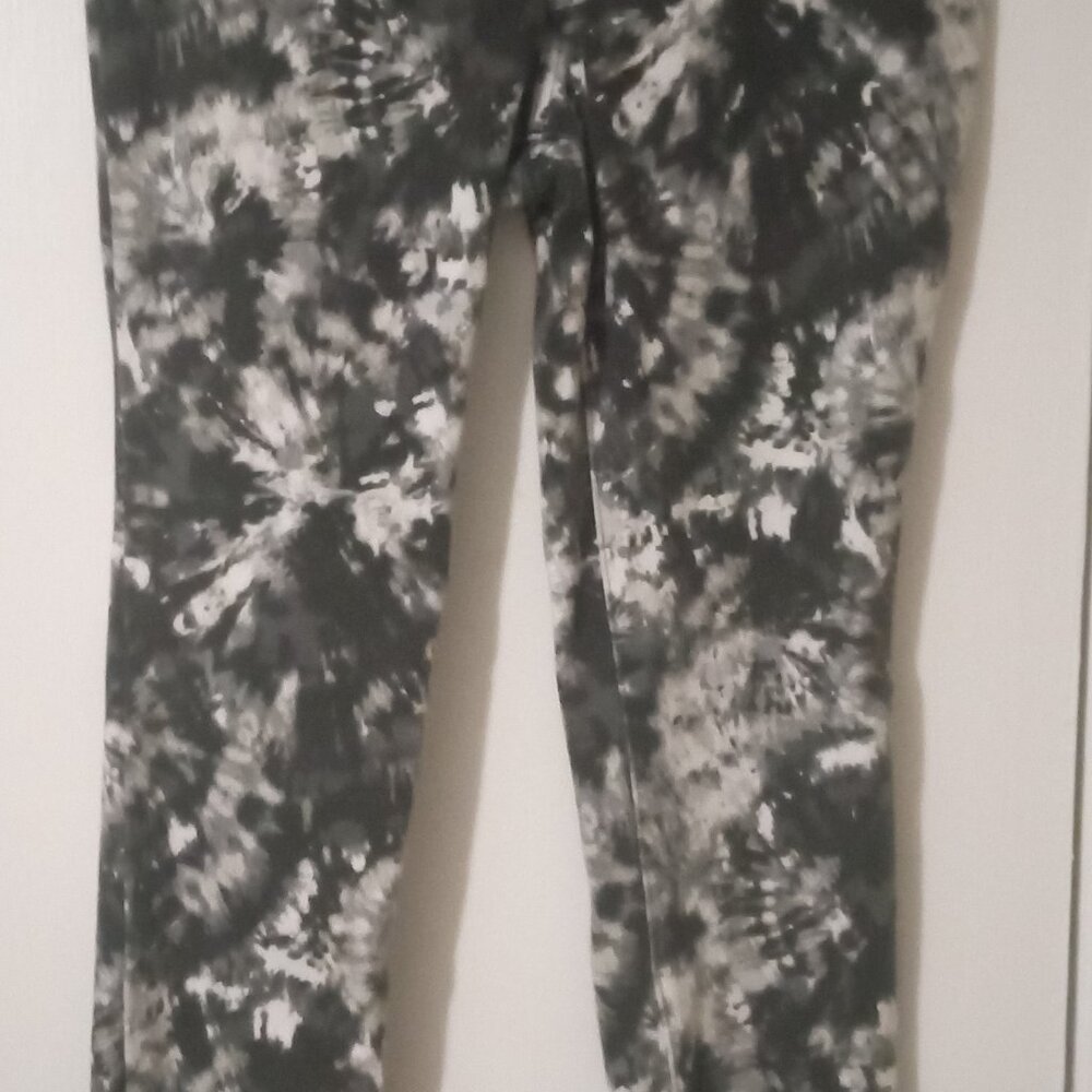 Time and Tru women's spandex pants M(8-10)black/white back pockets exercisewear